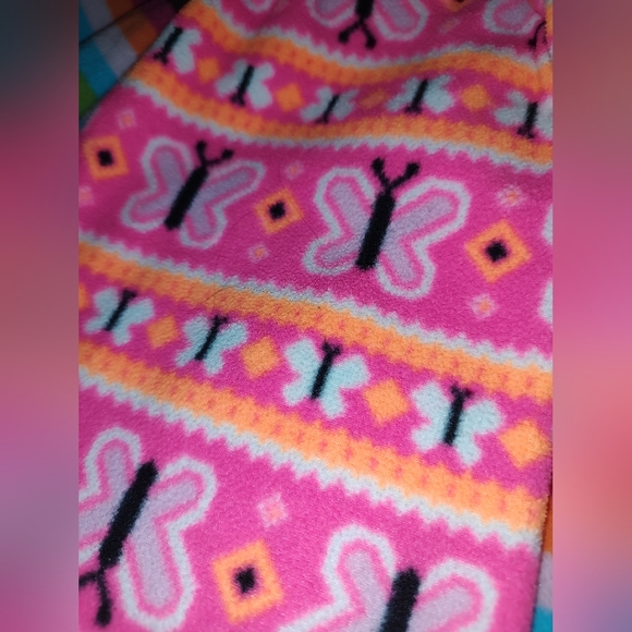 Two fleece shirts w/ pink pants, sz 4 - Picture 11 of 15